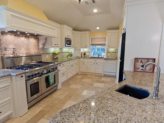 3rd image of 13927 Kimberley Ln