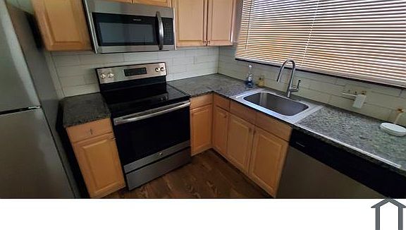 2nd image of 470 Humes Ln