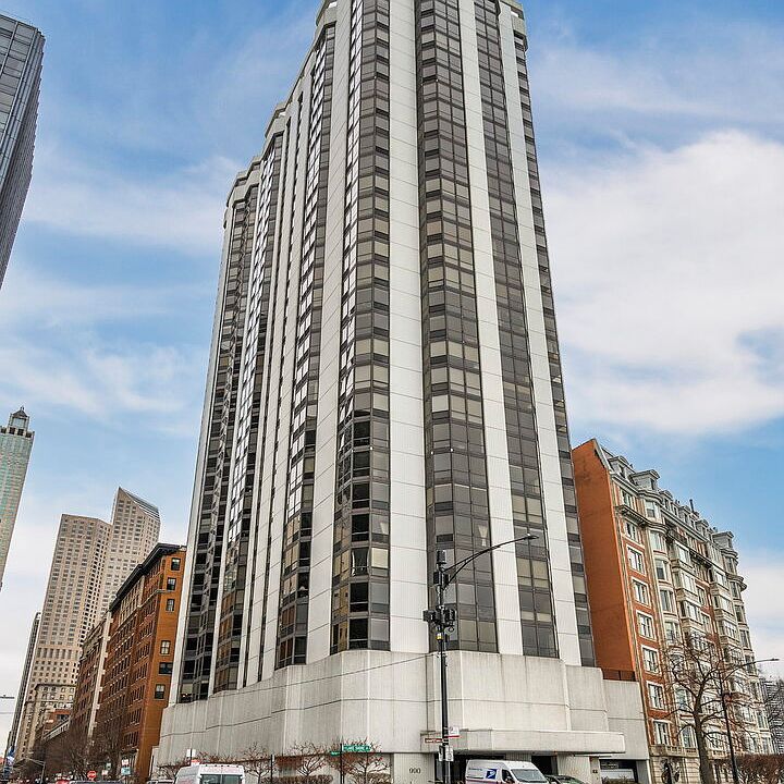 1st image of 990 N Lake Shore Dr APT 33E