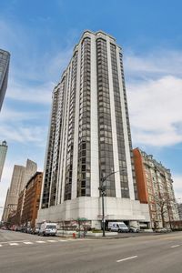 990 N Lake Shore Dr APT 33E, Chicago, IL, 60611