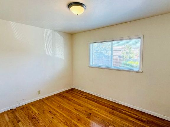5th image of 1659 Mono Ave #1657