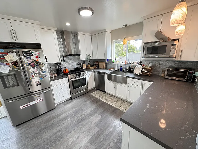 3131 Robinson Dr — Photo 9