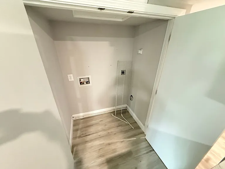 1477 E Lindberg St — Photo 12