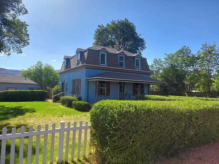 109 N 200 W — Photo 1