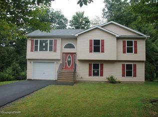 2170 Titania Rd, Tobyhanna, PA 18466