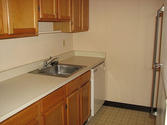 2nd image of 655 Talcottville Rd APT 39