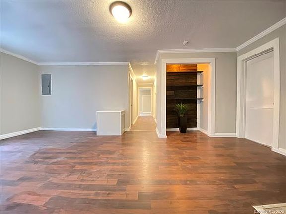 3rd image of 425 N Salisbury Ave