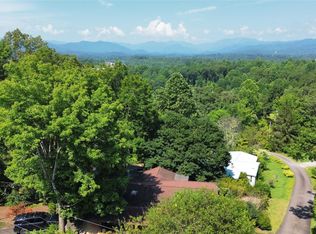 821 Hiland Park Ln, Franklin, NC 28734