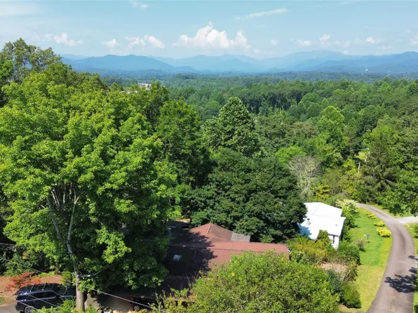 821 Hiland Park Ln, Franklin, NC 28734