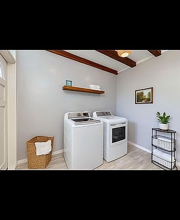 4th image of 2901 Summerville Rd