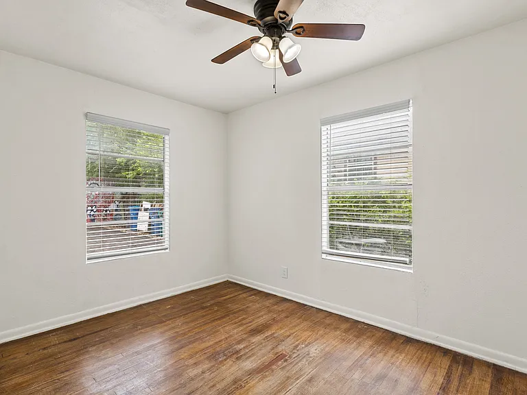 759 Avondale Ave #759 — Photo 14