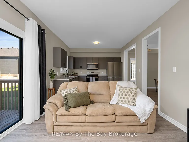214 Cubitt St — Photo 15