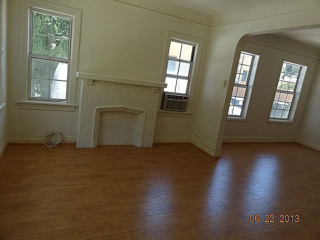 Building Photo 3