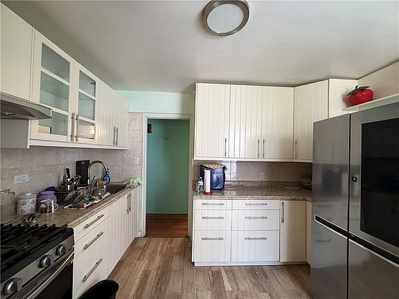 5th image of 3090 Voorhies Ave APT 2A