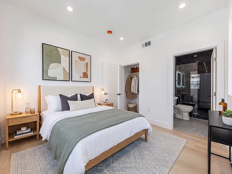 Gorgeous New Townhomes Next To la Cienega Park — Photo 12