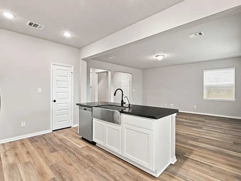 18518 Karlynn St — Photo 12