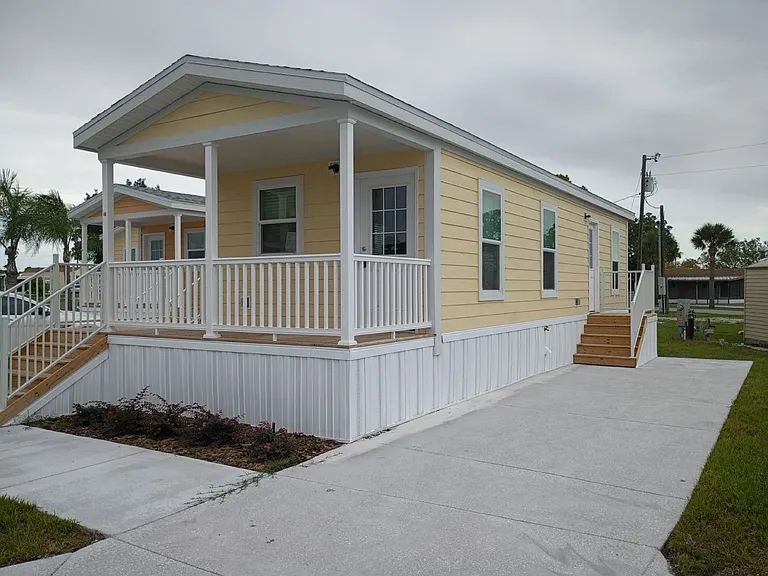 Sunshine MH & RV Resort — Photo 65