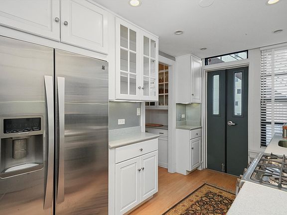 3rd image of 1120 N Lake Shore Dr #16C