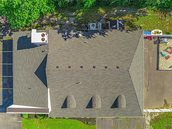 2nd image of 901 Sheridan Dr