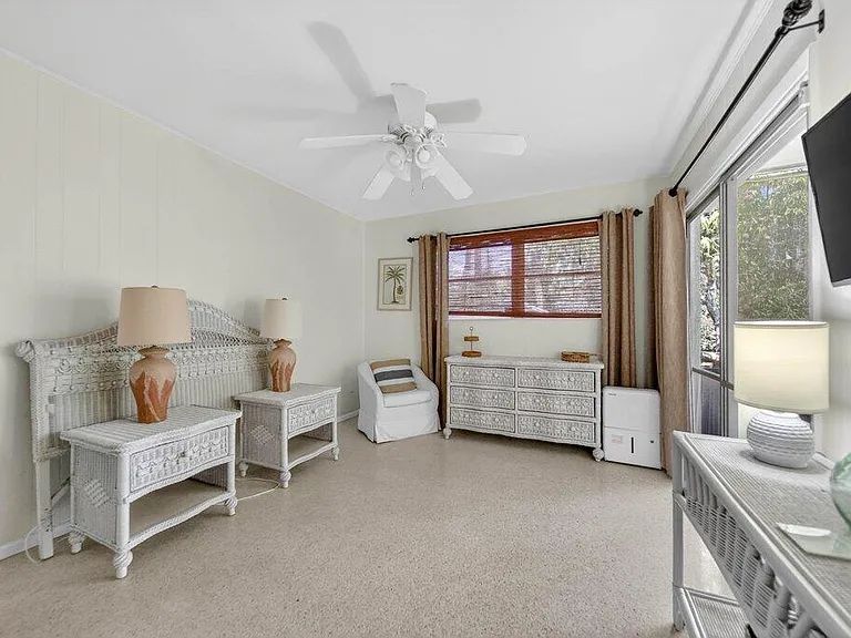 262 SE Monterey Ave — Photo 27