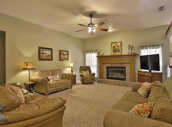 3rd image of 6449 Twin Oaks Dr