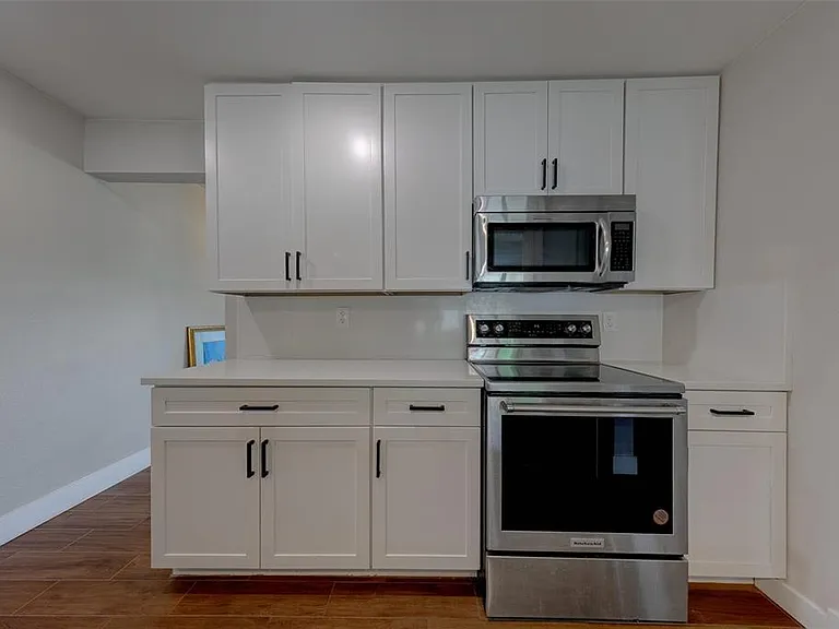 11602 Grove St — Photo 17