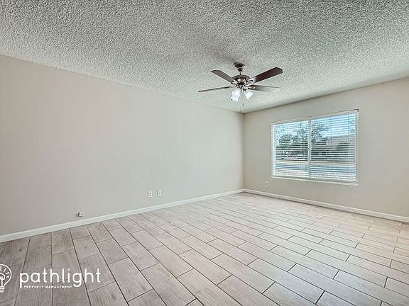 2nd image of 2206 W Farmdale Ave