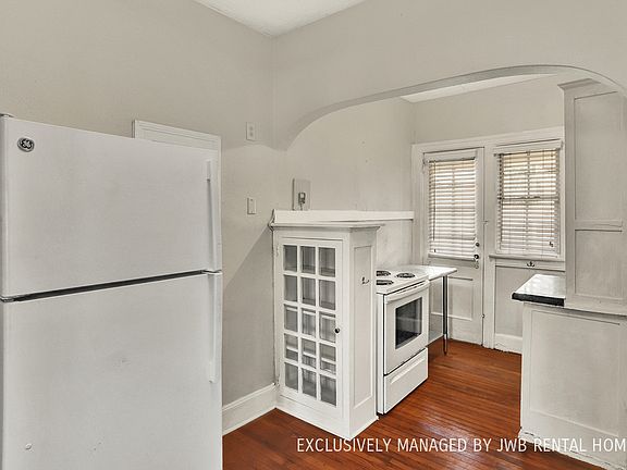 2nd image of 1508 McDuff Ave S APT 8