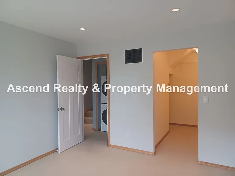 830 SW Broadway Dr #8 — Photo 19