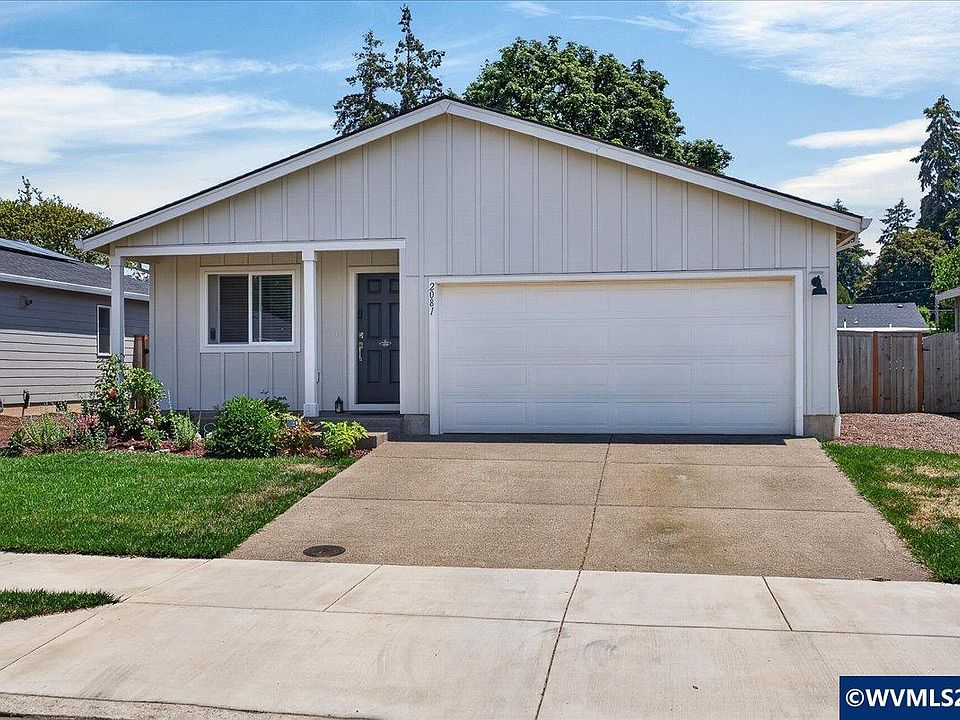 1st image of 2081 Luna Way