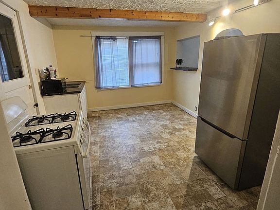 2nd image of 3209 Saratoga Ave #1