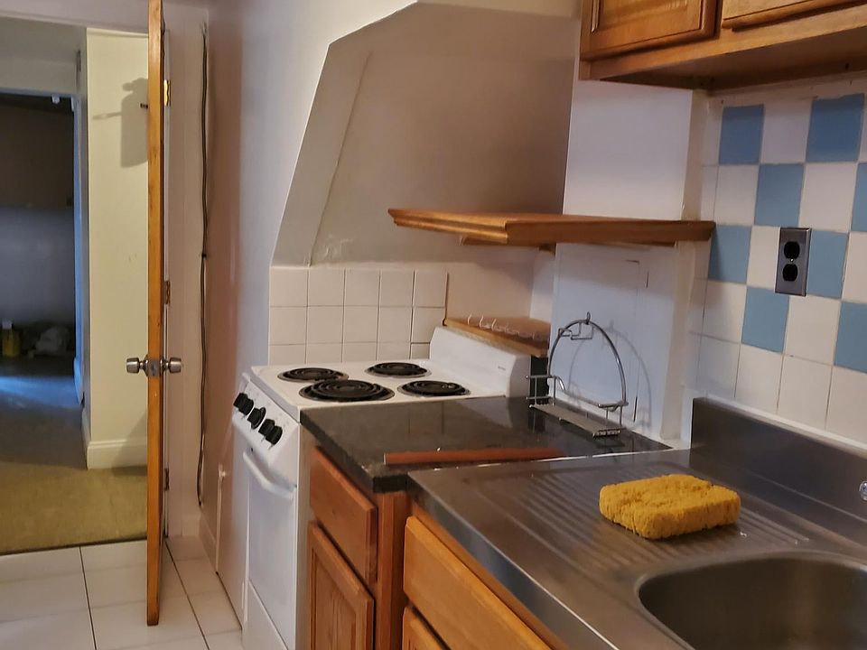 1st image of 3354 Seymour Ave #2