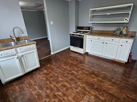 701 E 24th St, Erie, PA