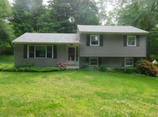 24 Boxberger Rd, Pine Bush, NY 12566