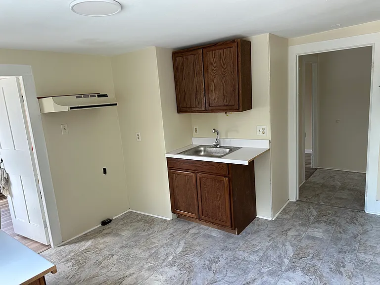 31 East St #4 — Photo 4