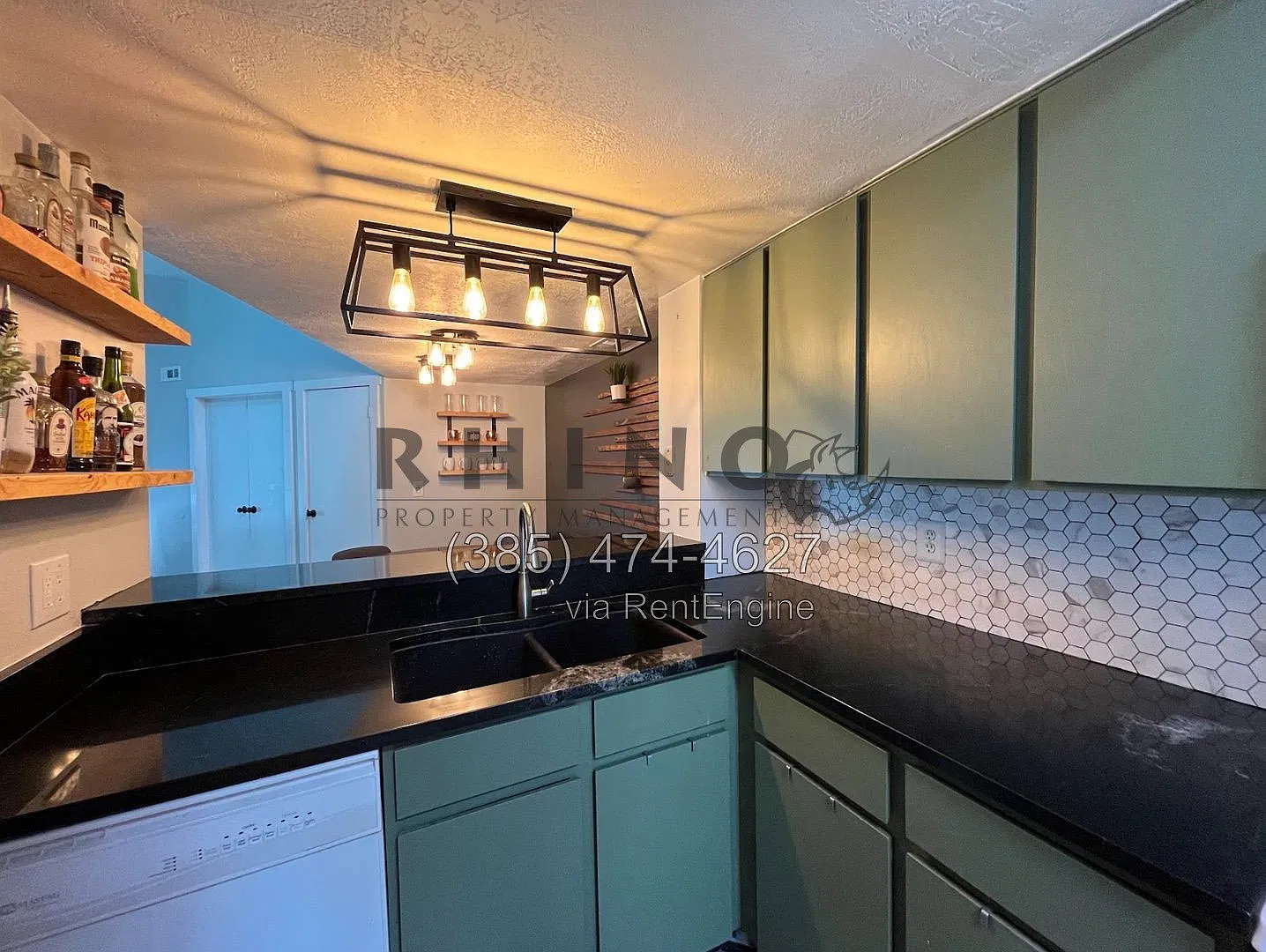 2 bed, 1.0 bath, 880 sqft, $1,490 — Photo 2
