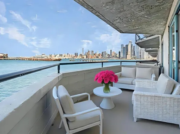 600 Harbor Boulevard image 4 of 27