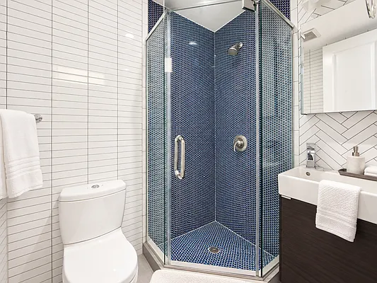 Bathroom, photo 1