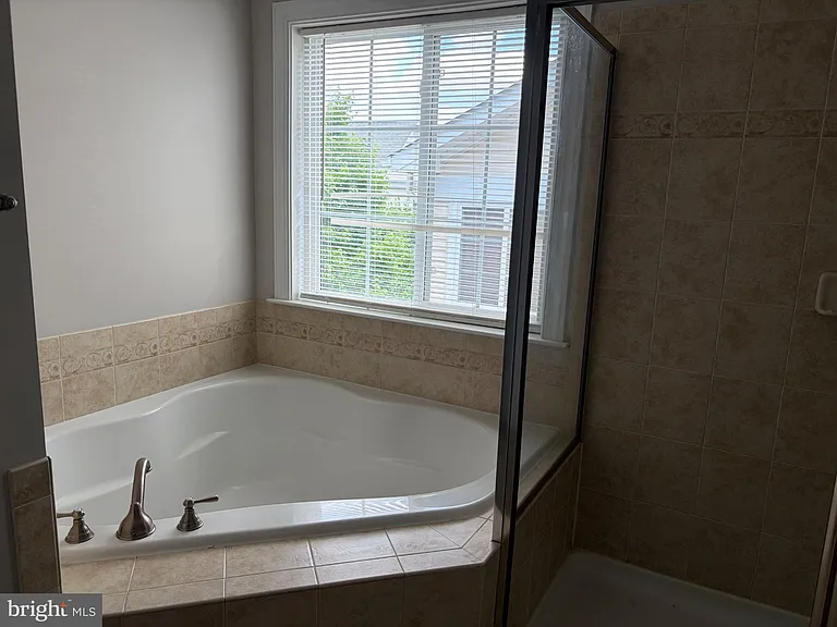 13652 Venturi Ln — Photo 6