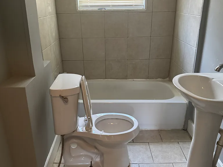 3421 Park Ave SW — Photo 2
