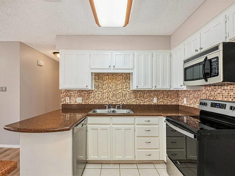 617 S Las Vegas Trl — Photo 13