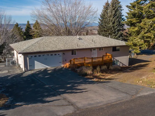 1422 Kimberly Dr, Klamath Falls, OR 97603