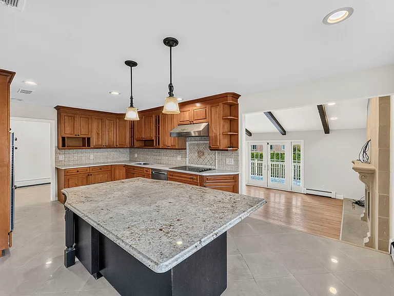 280 Ash St — Photo 10
