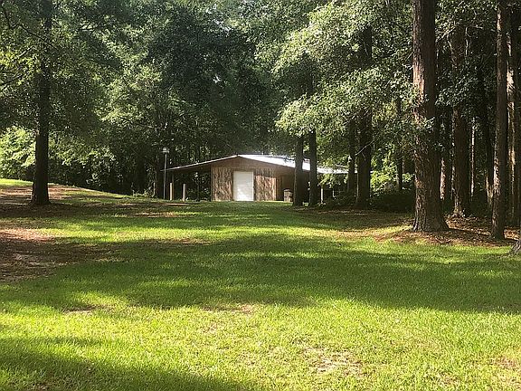 5th image of 980 Evergreen Cir
