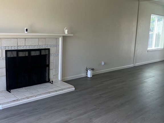 3rd image of 1351 N P St #1