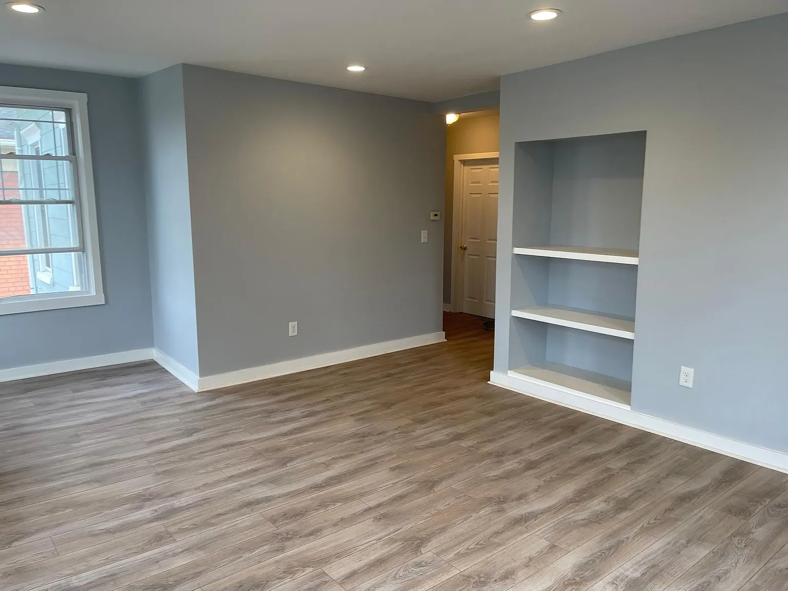 404 4th Ave — Photo 3