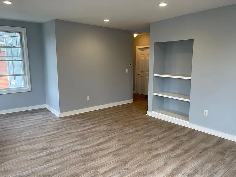 404 4th Ave #2 — Photo 3