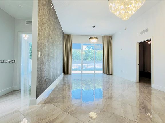 3rd image of 600 NE 27th St APT 604
