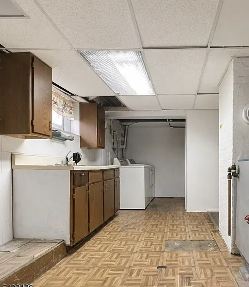 312 Rochelle Ave — Photo 17
