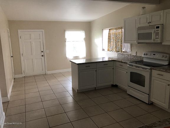3rd image of 1268 Lakewood Dr